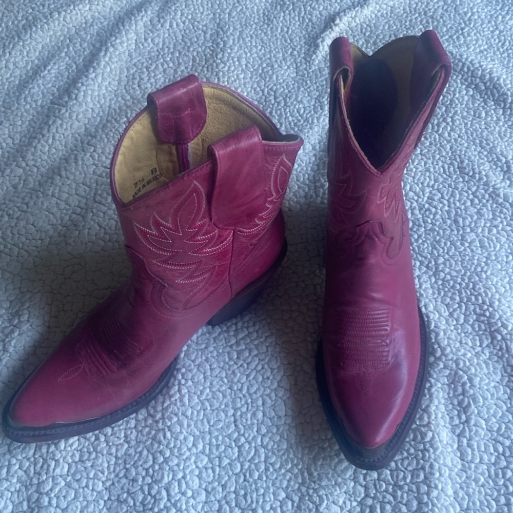 PINK LEATHER COWBOY BOOTS